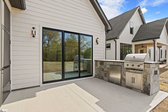 4 Adrian Way, Simpsonville, SC 29680