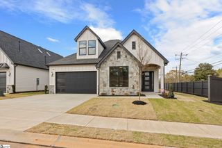 4 Adrian Way, Simpsonville, SC 29680