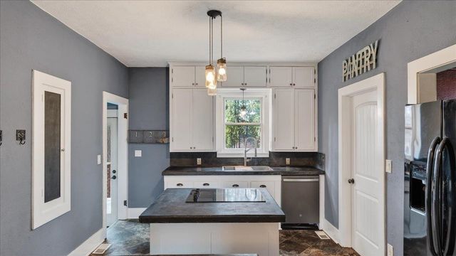 3908 E 13th Ave, Spokane, WA 99202