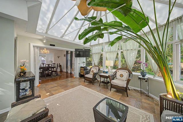 26 Day Avenue, Tenafly, NJ 07670