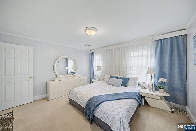 26 Day Avenue, Tenafly, NJ 07670