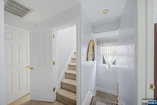 26 Day Avenue, Tenafly, NJ 07670