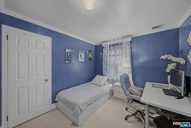 26 Day Avenue, Tenafly, NJ 07670