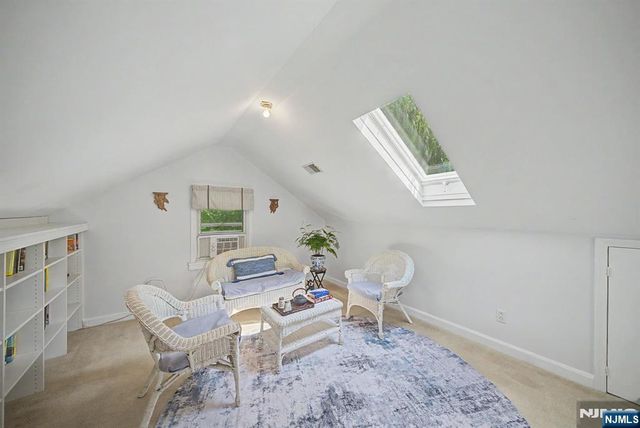 26 Day Avenue, Tenafly, NJ 07670