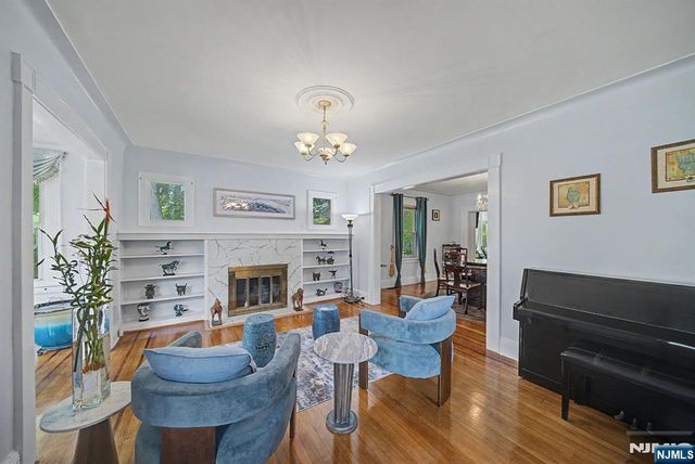 26 Day Avenue, Tenafly, NJ 07670