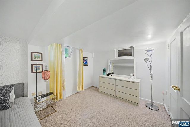 26 Day Avenue, Tenafly, NJ 07670