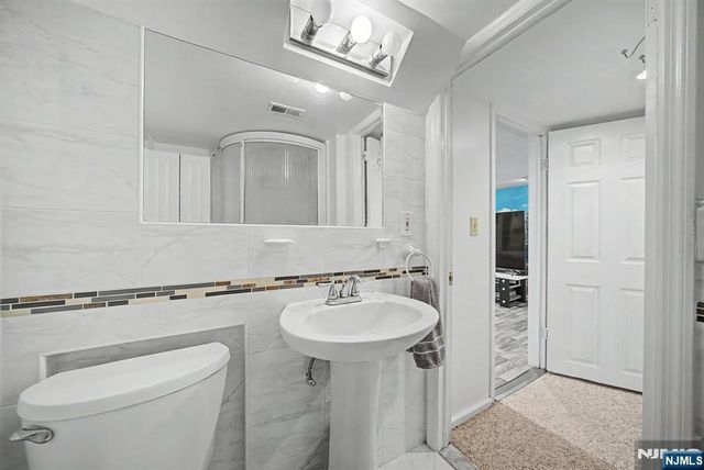 26 Day Avenue, Tenafly, NJ 07670