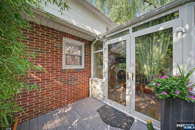 26 Day Avenue, Tenafly, NJ 07670