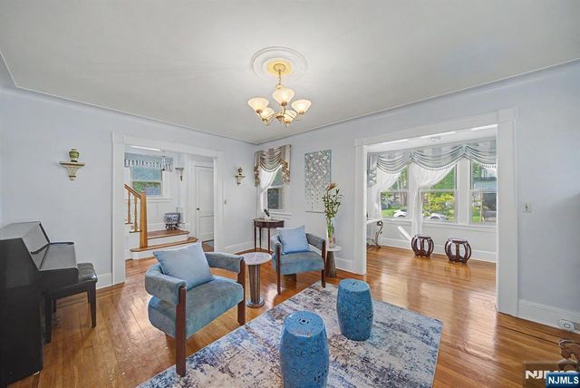 26 Day Avenue, Tenafly, NJ 07670