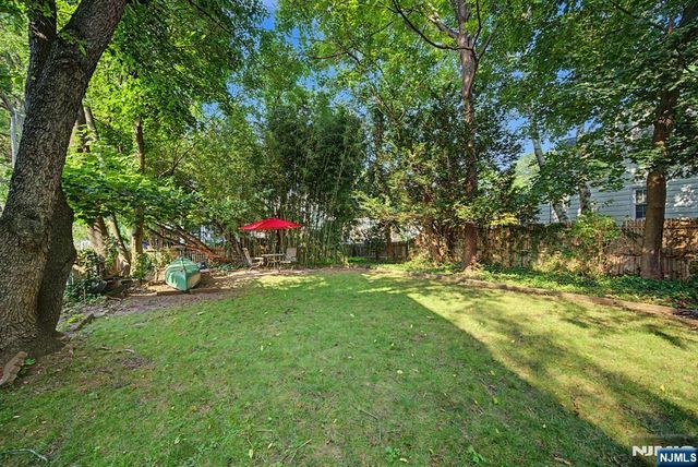 26 Day Avenue, Tenafly, NJ 07670
