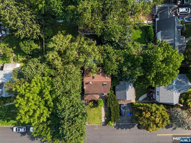 26 Day Avenue, Tenafly, NJ 07670