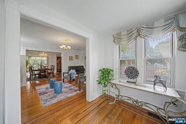 26 Day Avenue, Tenafly, NJ 07670