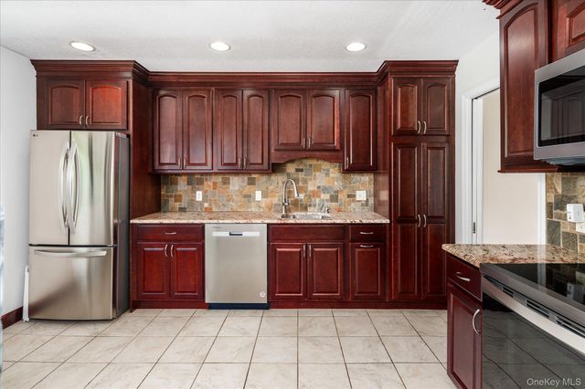91 Heritage Hills D, Somers, NY 10589