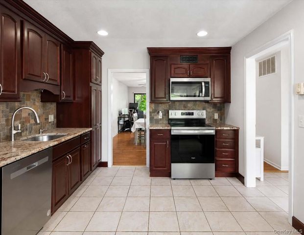 91 Heritage Hills D, Somers, NY 10589