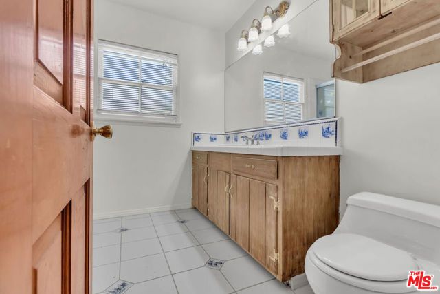 9322 Lasaine Avenue, Los Angeles, CA 91325