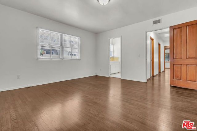 9322 Lasaine Avenue, Los Angeles, CA 91325