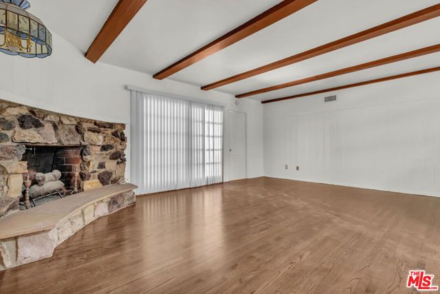 9322 Lasaine Avenue, Los Angeles, CA 91325