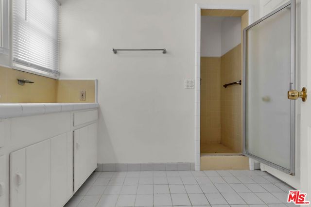9322 Lasaine Avenue, Los Angeles, CA 91325