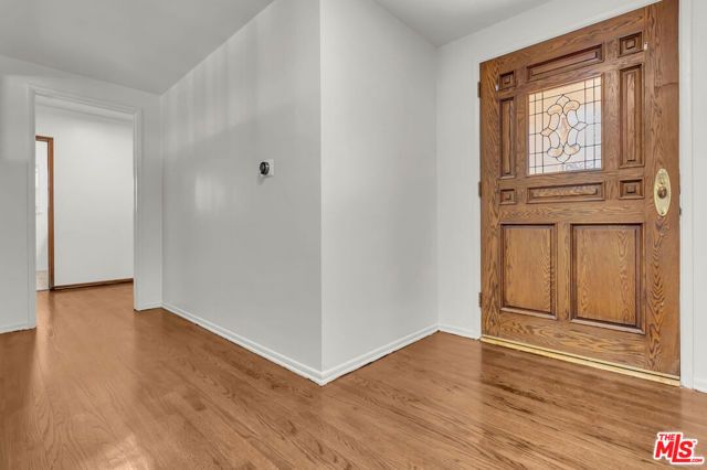 9322 Lasaine Avenue, Los Angeles, CA 91325