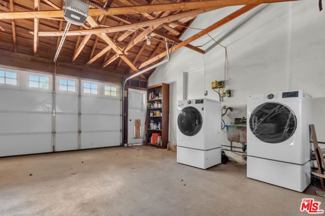 9322 Lasaine Avenue, Los Angeles, CA 91325