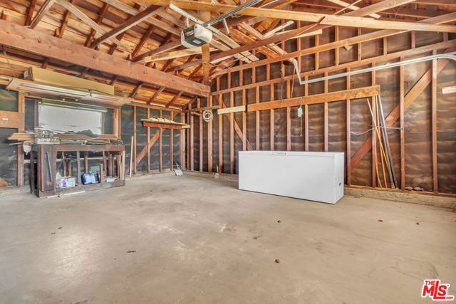 9322 Lasaine Avenue, Los Angeles, CA 91325