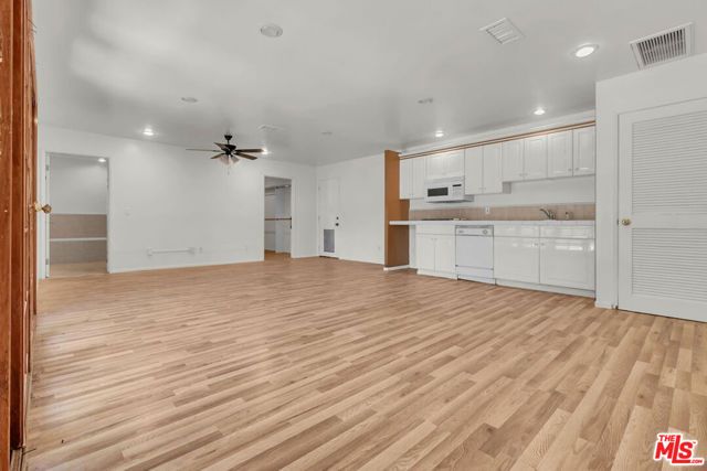 9322 Lasaine Avenue, Los Angeles, CA 91325