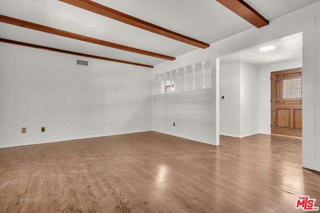 9322 Lasaine Avenue, Los Angeles, CA 91325