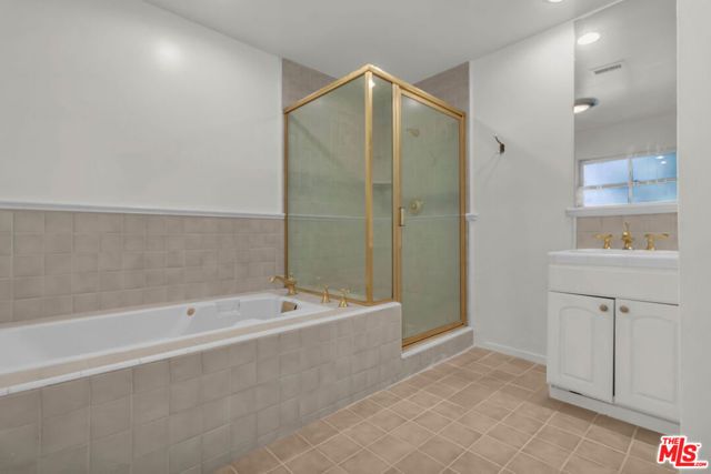 9322 Lasaine Avenue, Los Angeles, CA 91325