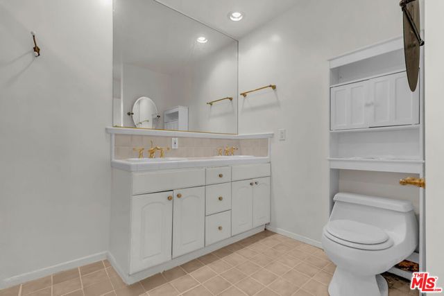 9322 Lasaine Avenue, Los Angeles, CA 91325
