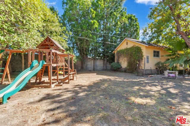 9322 Lasaine Avenue, Los Angeles, CA 91325