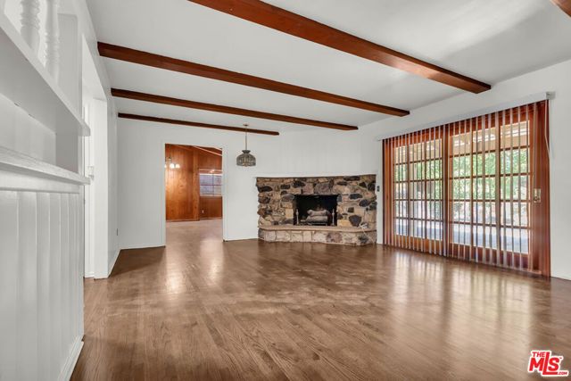 9322 Lasaine Avenue, Los Angeles, CA 91325