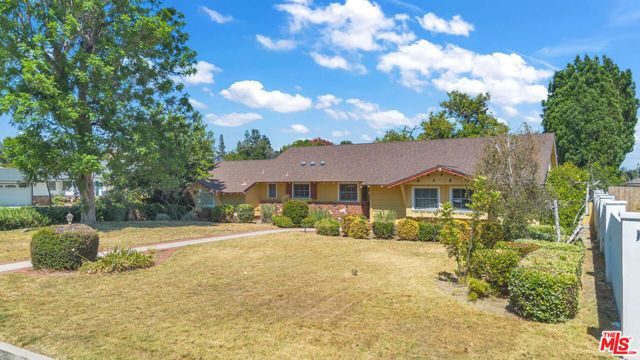 9322 Lasaine Avenue, Los Angeles, CA 91325