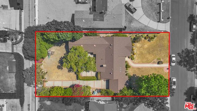 9322 Lasaine Avenue, Los Angeles, CA 91325