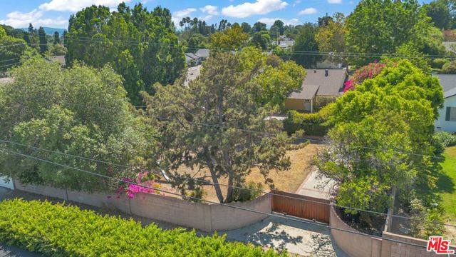 9322 Lasaine Avenue, Los Angeles, CA 91325