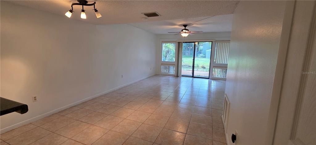 Image 12 of property listing at 6124 PEREGRINE AVENUE D06, Orlando, FL 32819