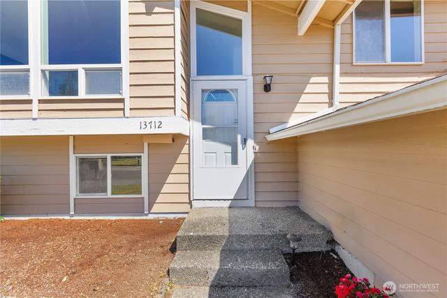 13712 SE 233rd Street, Kent, WA 98042