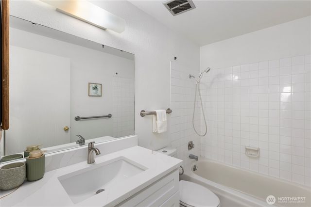 13712 SE 233rd Street, Kent, WA 98042
