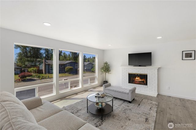 13712 SE 233rd Street, Kent, WA 98042