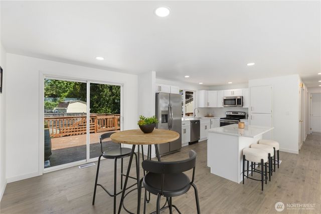 13712 SE 233rd Street, Kent, WA 98042