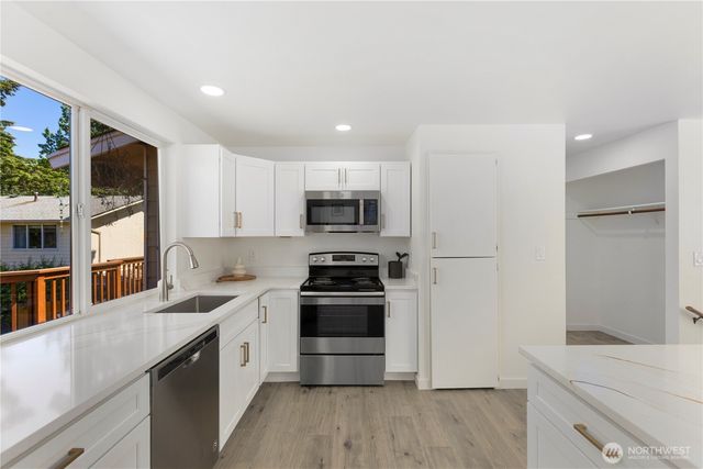 13712 SE 233rd Street, Kent, WA 98042