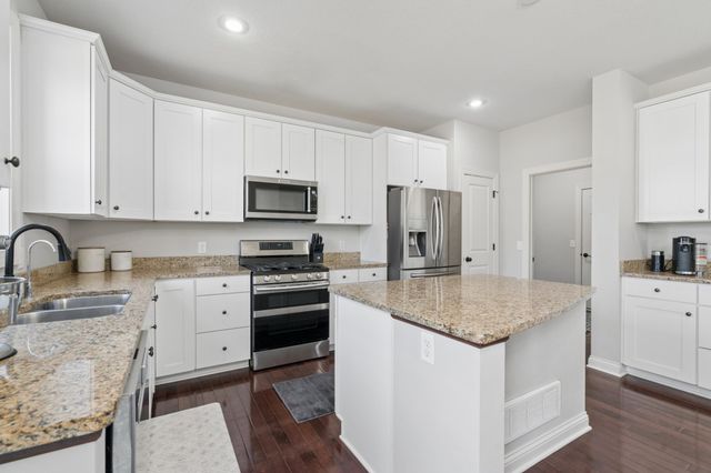 1832 Spring Creek Drive, Carver, MN 55315