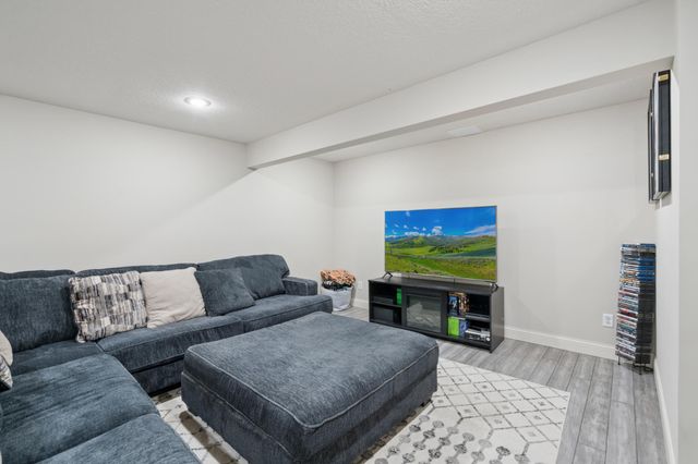 1832 Spring Creek Drive, Carver, MN 55315