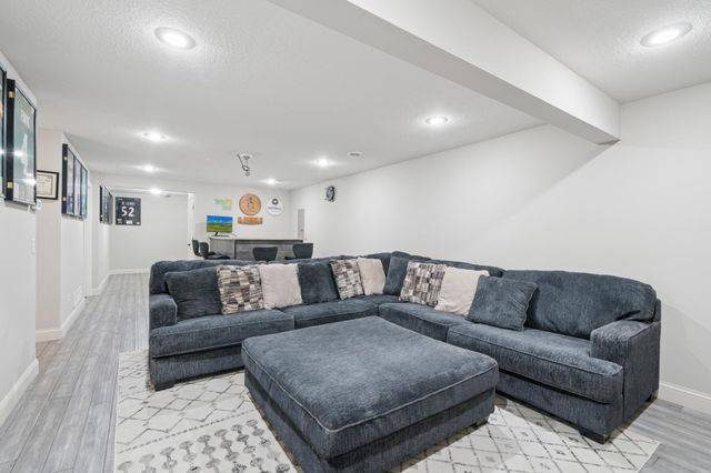 1832 Spring Creek Drive, Carver, MN 55315