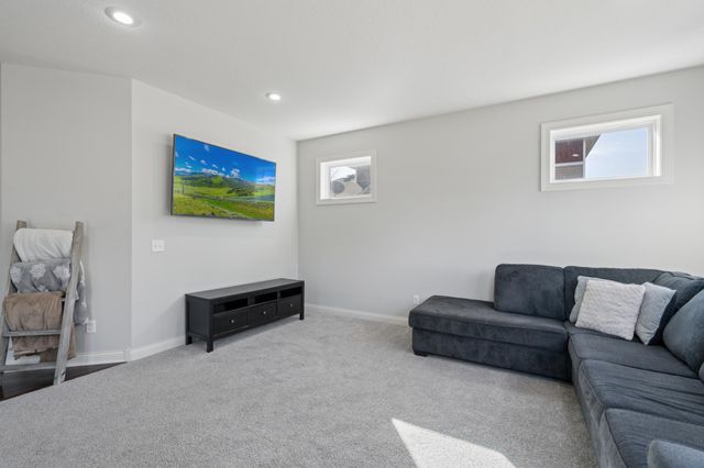 1832 Spring Creek Drive, Carver, MN 55315