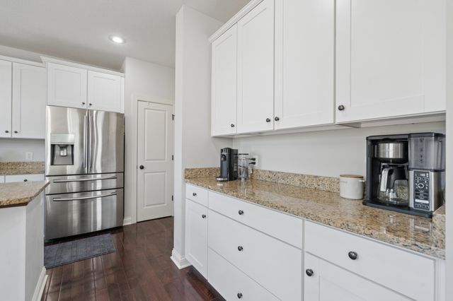 1832 Spring Creek Drive, Carver, MN 55315