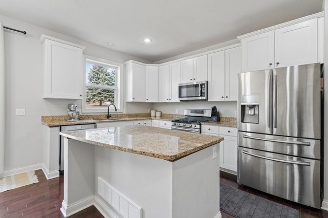 1832 Spring Creek Drive, Carver, MN 55315