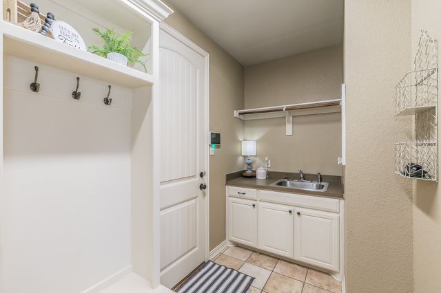 1173 Durango Springs Drive, Fort Worth, TX 76052