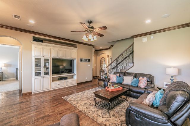 1173 Durango Springs Drive, Fort Worth, TX 76052