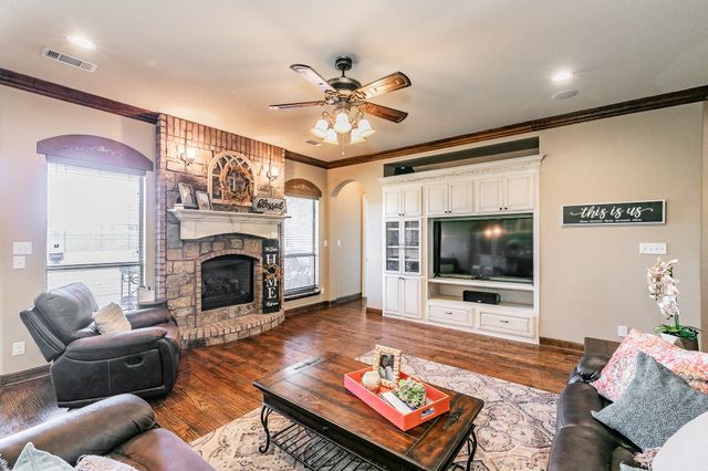 1173 Durango Springs Drive, Fort Worth, TX 76052