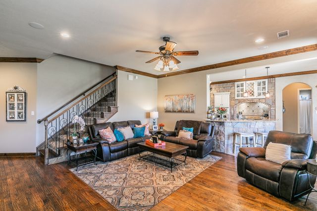 1173 Durango Springs Drive, Fort Worth, TX 76052